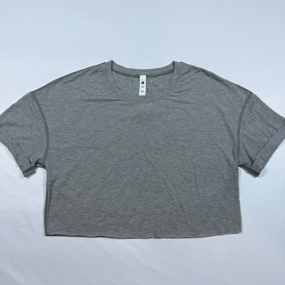 Story Crop Top Women Size 6 Gray Short Sleeve Cuffed Relaxed Fit Crew Neck Tee